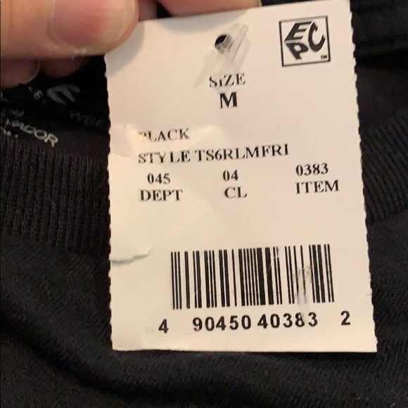 Friends Tee - Picture 4 of 4